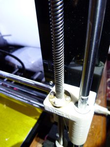 what is a 3d printer and how does it work: leadscrew
